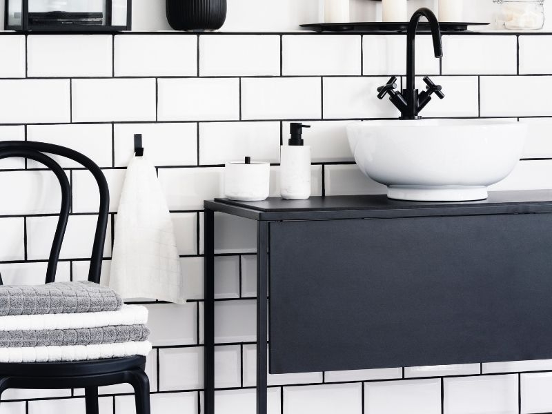 Update your accessories for a more modern bathroom